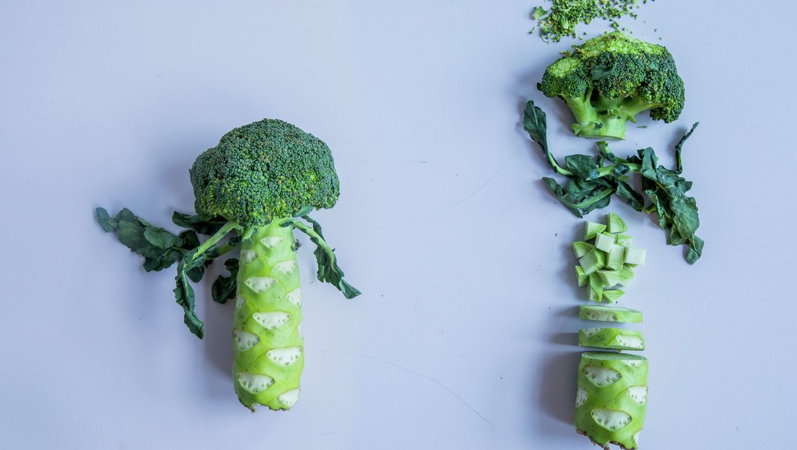 Matsvinn illustrasjonsfoto brokkoli hel og delt