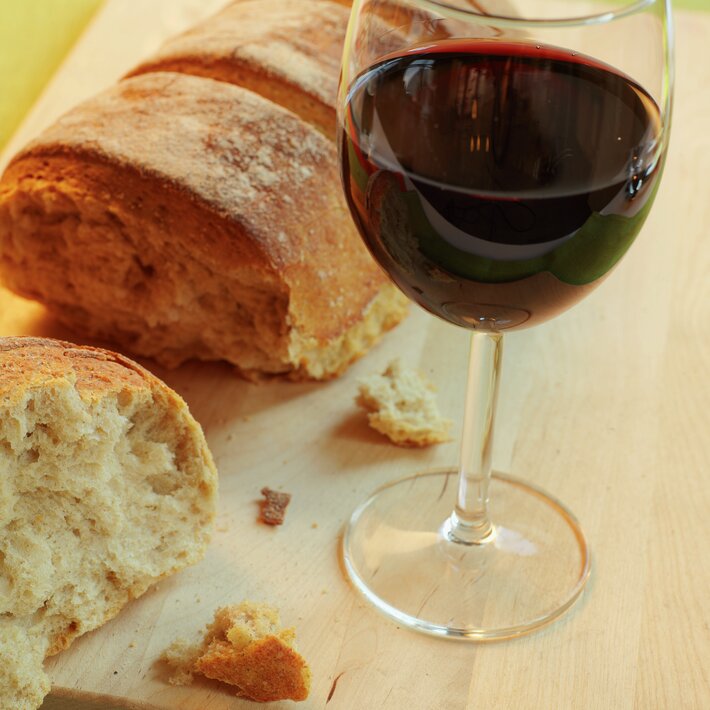 Fransk lammegryte trinn 3 brød og rødvin