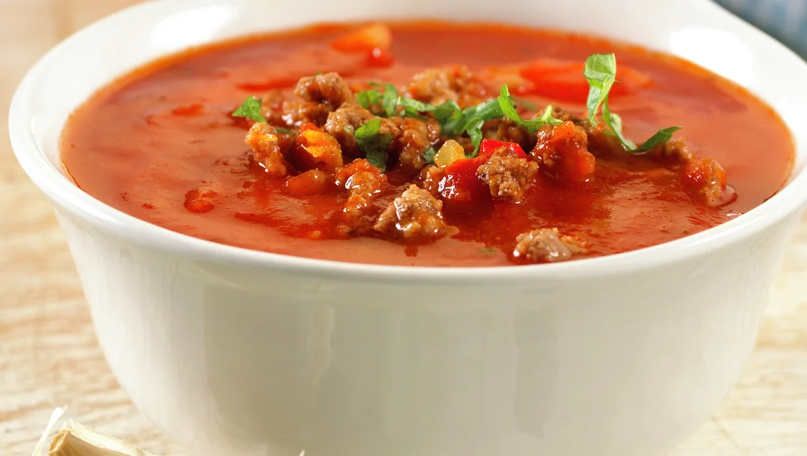 Tomatsuppe med kjøttdeig