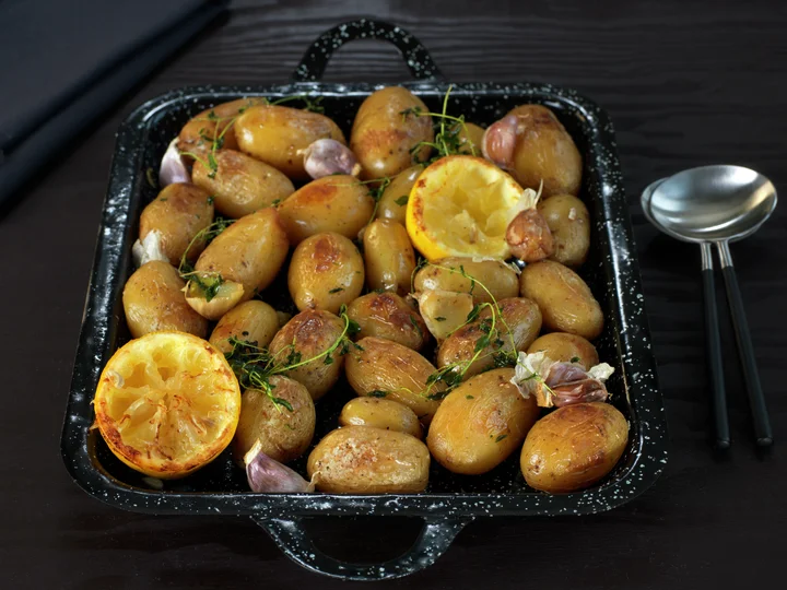 Ovnsbakte poteter med sitron og timian