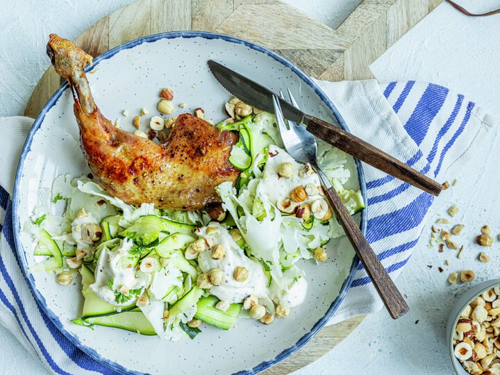 Grillet kyllingl&#229;r med frisk salat