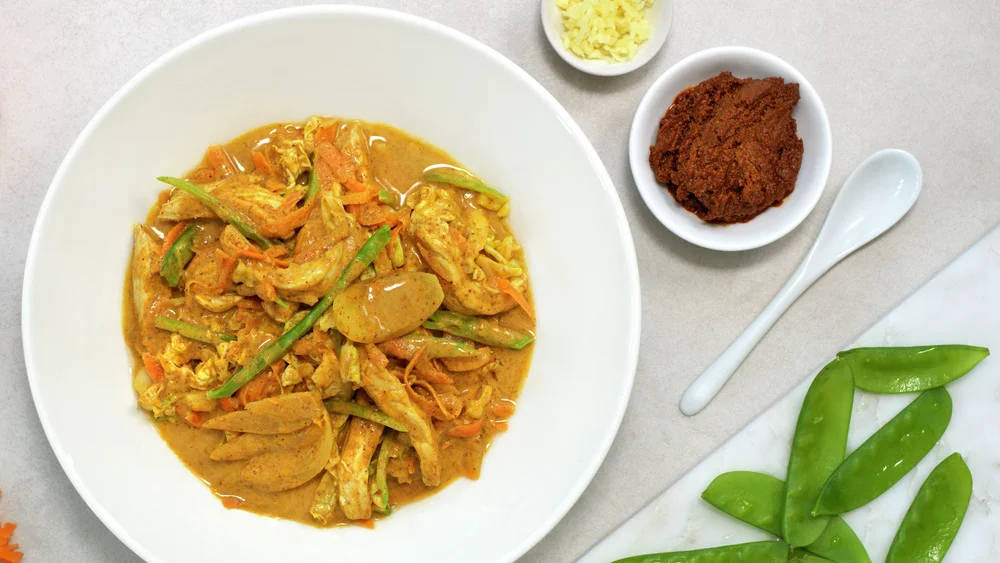 Indisk curry med strimlet svinekjøtt