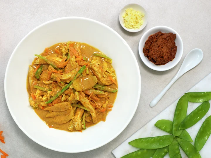 Indisk curry med strimlet svinekj&#248;tt