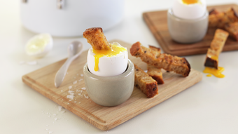 Bløtkokt egg med ristet brød