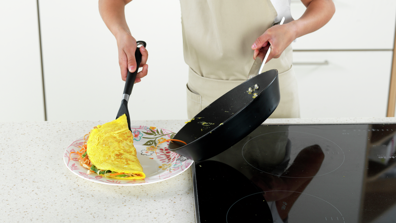 Asiatisk omelett med nudler