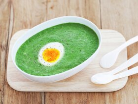 Spinatsuppe med egg