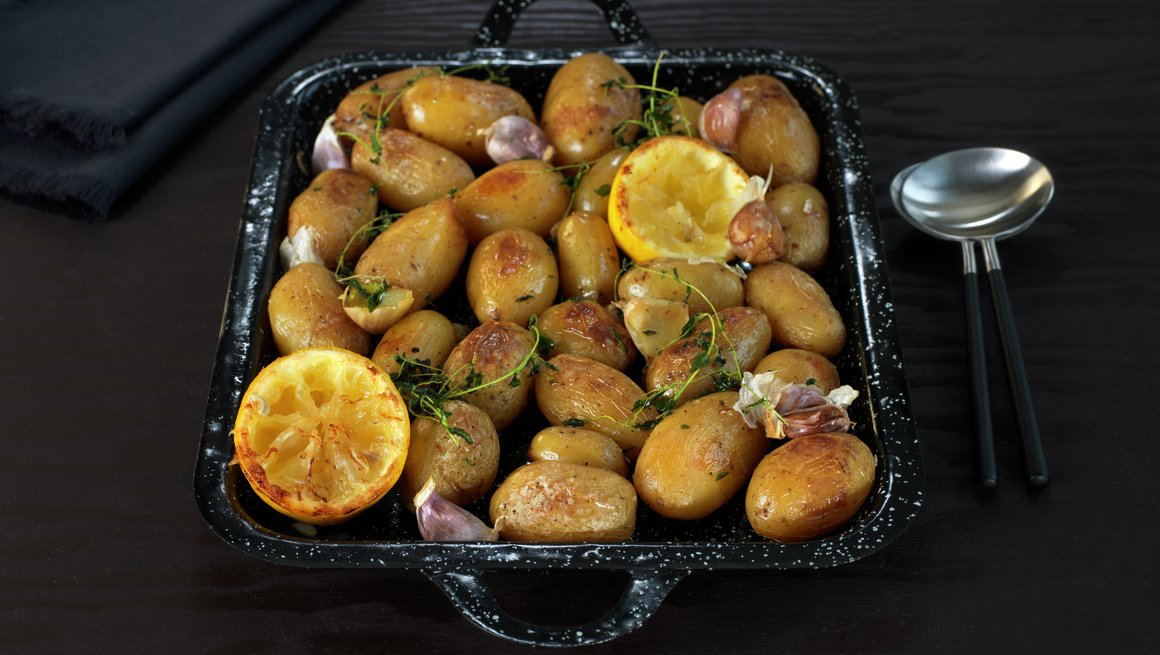 Ovnsbakte poteter med sitron og timian