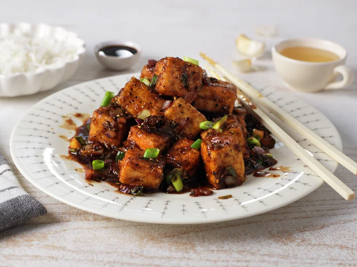 Stekt tofu med svartpeppersaus