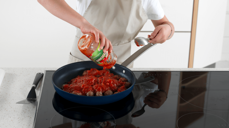 Pasta med kjøttboller i tomatsaus
