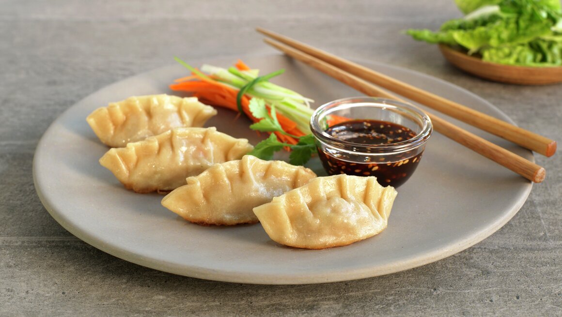 Asiatiske dumplings med dip