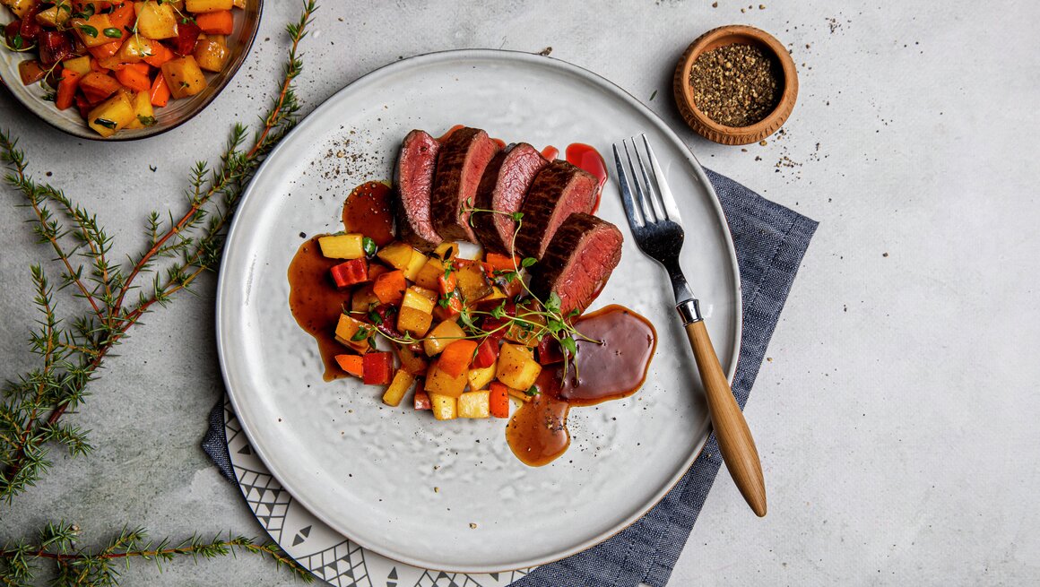 Reinsdyrfilet med rødvinssaus