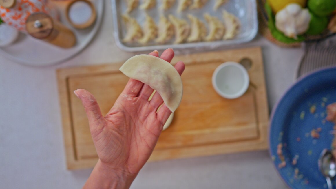 Dumplings med asiatisk dip trinnbilder