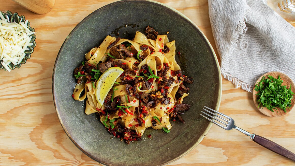 Pasta med reinsdyrskav, hvitløk og chili